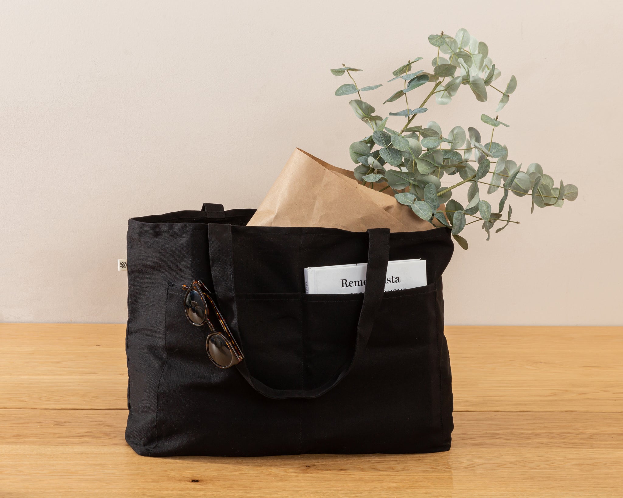 EVERYDAY CANVAS TOTE WITH POCKETS | Planet E .